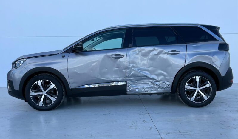 PEUGEOT 5008 full