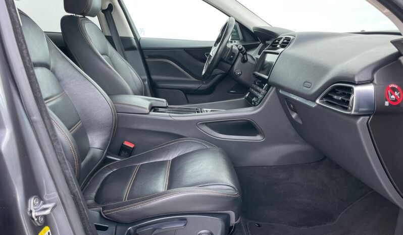 JAGUAR F-PACE full
