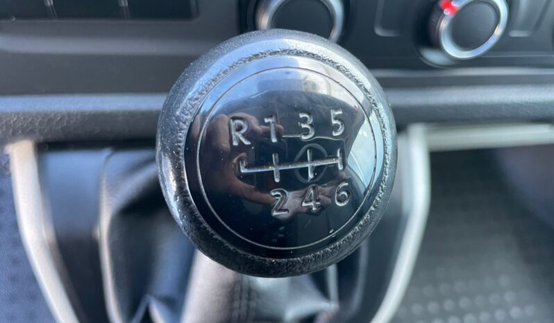 VOLKSWAGEN TRANSPORTER full