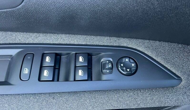 PEUGEOT 3008 full