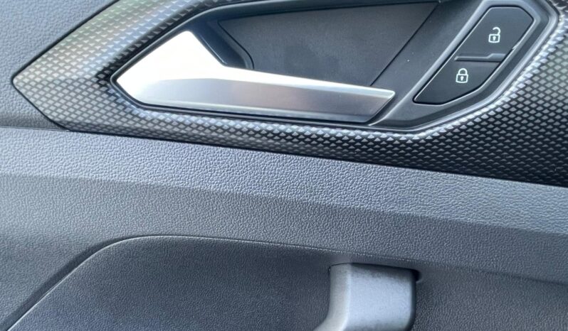 VOLKSWAGEN T-CROSS full