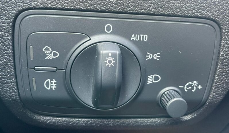 AUDI Q2 full
