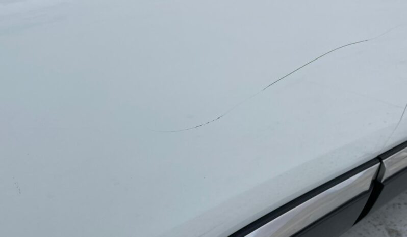 PEUGEOT 5008 full