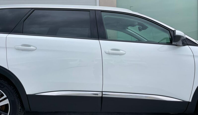 PEUGEOT 5008 full