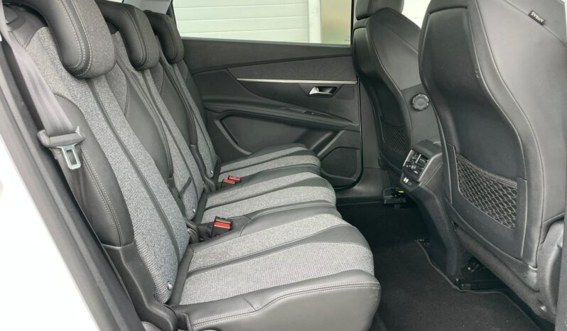 PEUGEOT 5008 full