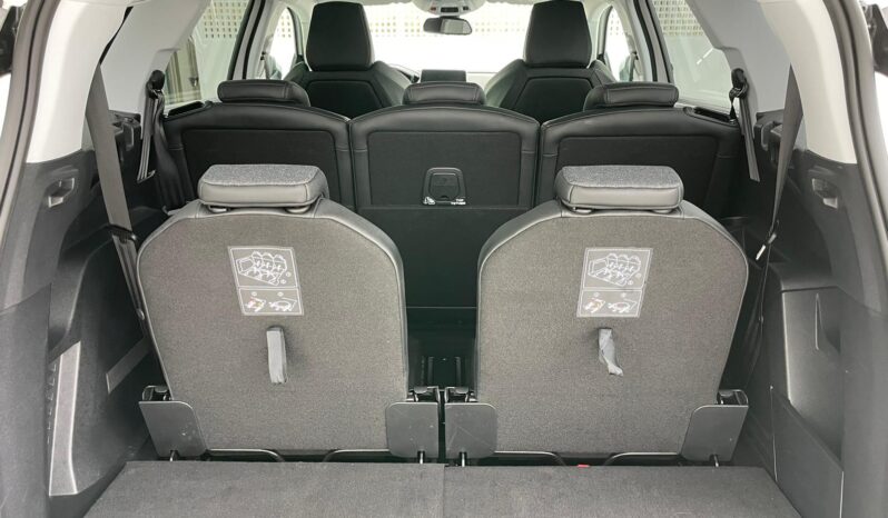 PEUGEOT 5008 full