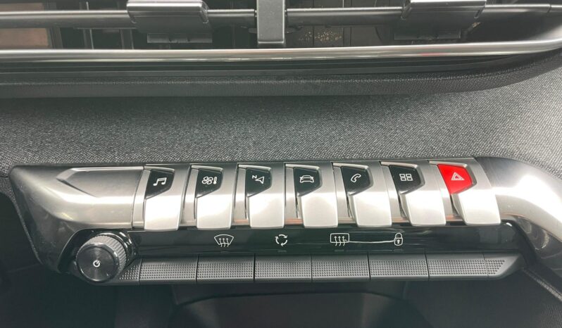 PEUGEOT 5008 full