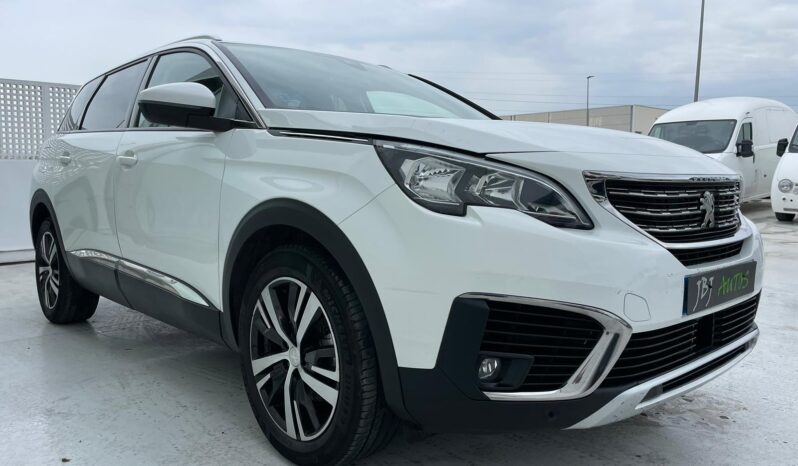 PEUGEOT 5008 full