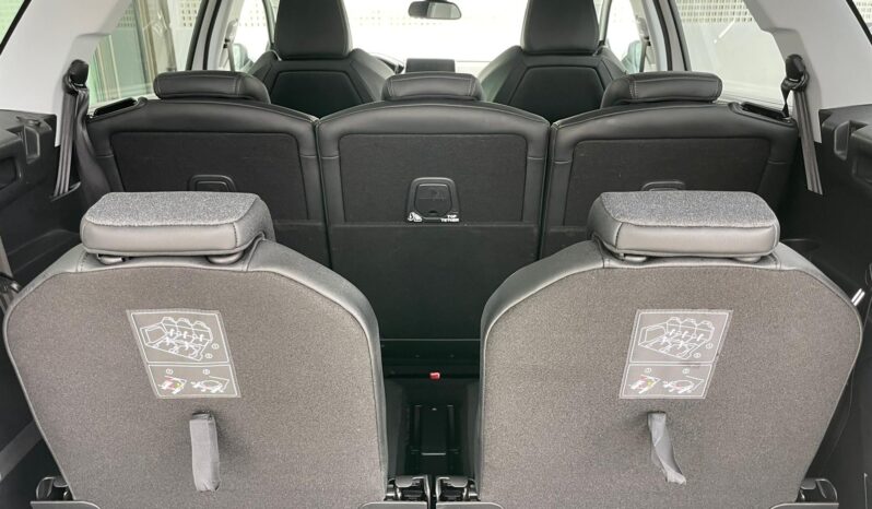 PEUGEOT 5008 full
