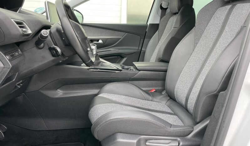 PEUGEOT 5008 full