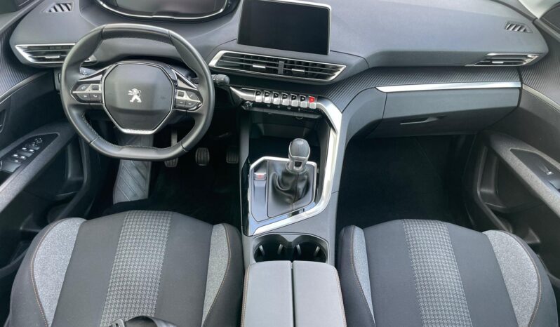 PEUGEOT 5008 full