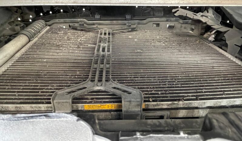 PEUGEOT 5008 full