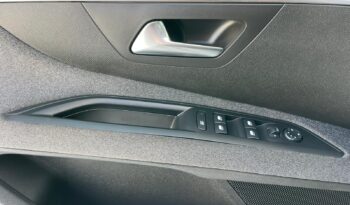 PEUGEOT 5008 full