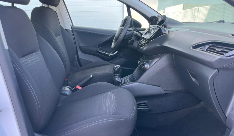 PEUGEOT 208 full