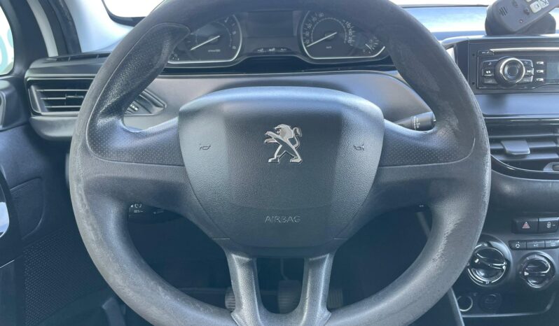 PEUGEOT 208 full
