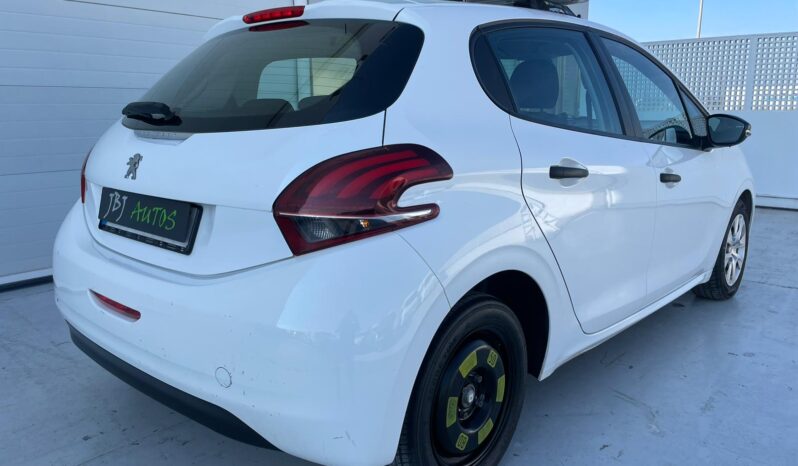 PEUGEOT 208 full