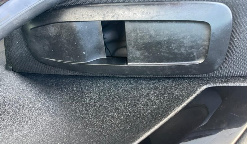 PEUGEOT 208 full
