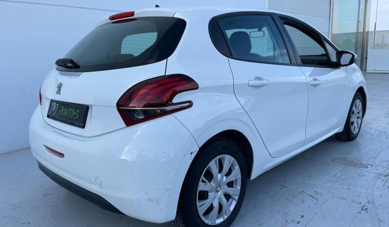 PEUGEOT 208 full
