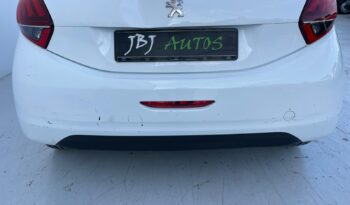 PEUGEOT 208 full