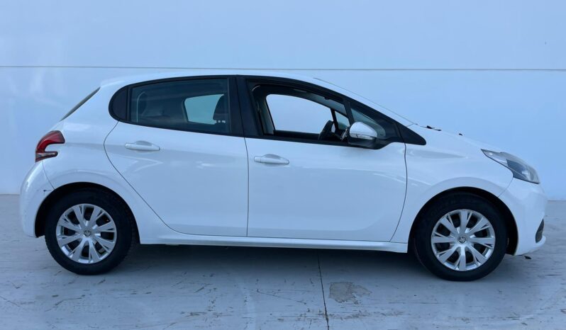 PEUGEOT 208 full