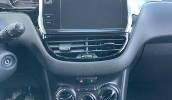 PEUGEOT 208 full