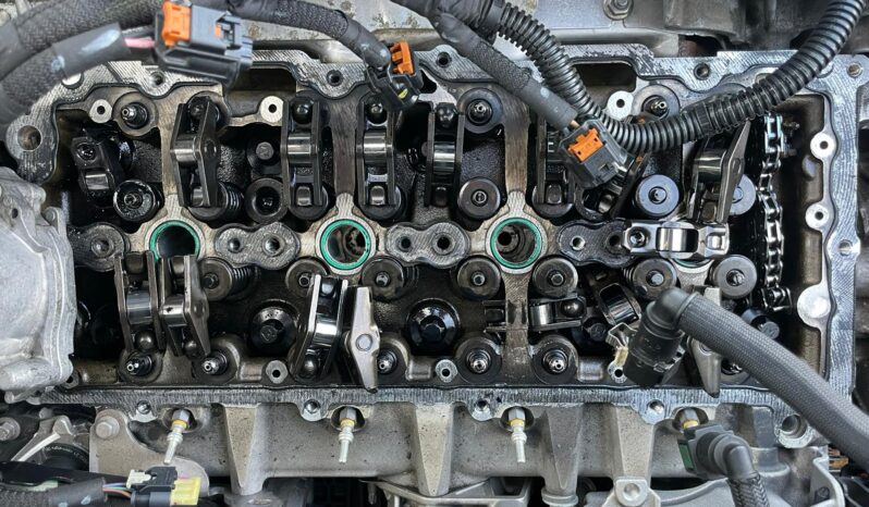 PEUGEOT 208 full