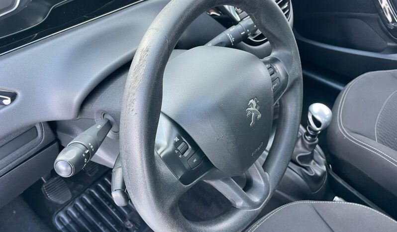 PEUGEOT 208 full