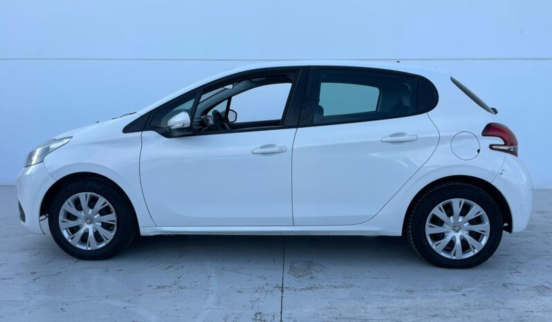 PEUGEOT 208 full