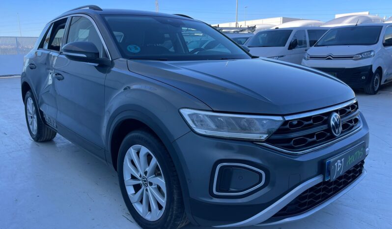 VOLKSWAGEN T-ROC full