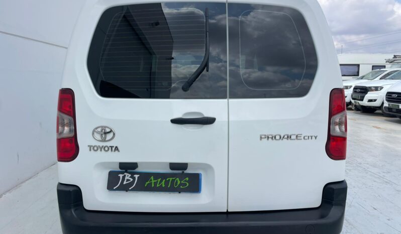 TOYOTA PROACE CITY COMBI full