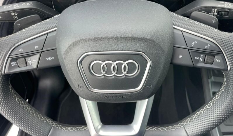AUDI Q3 full