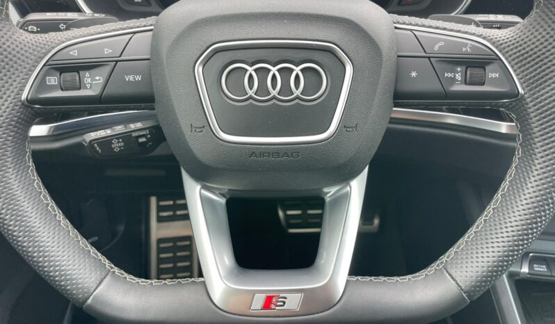 AUDI Q3 full