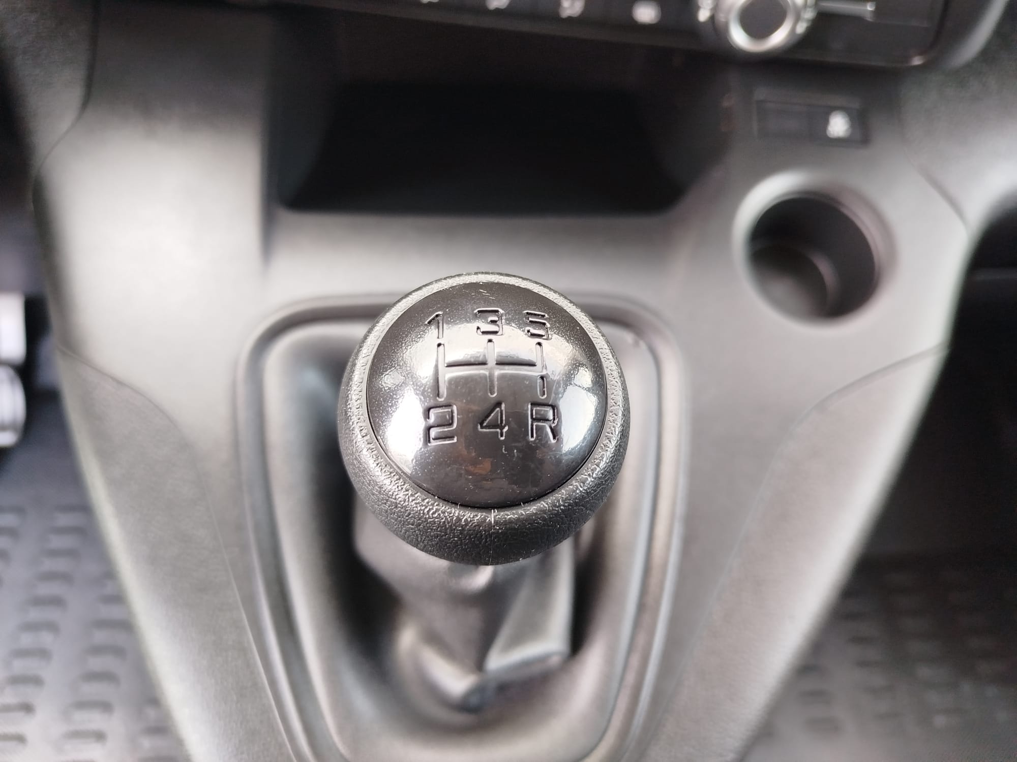 1775752111135