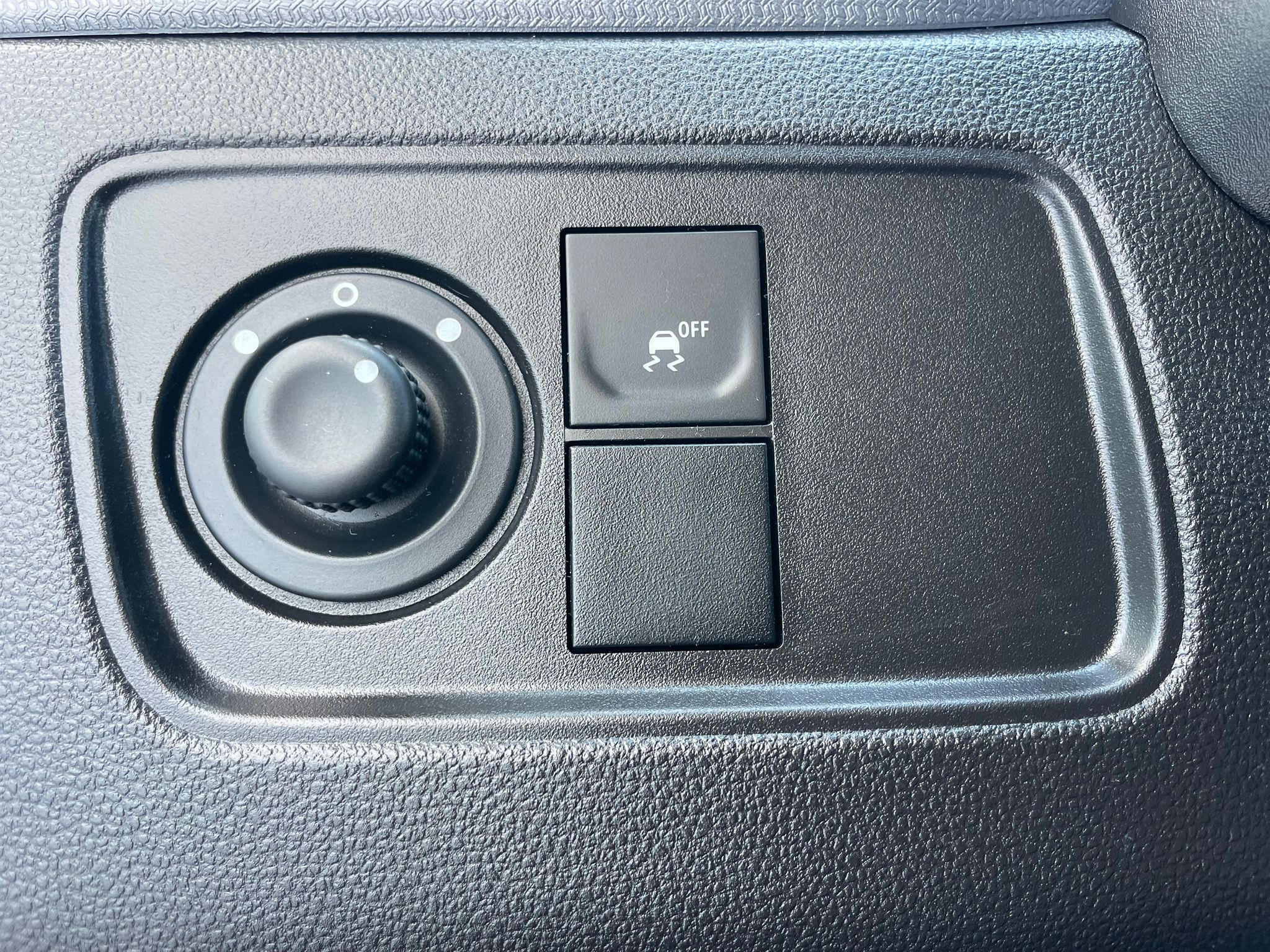 1778138635959
