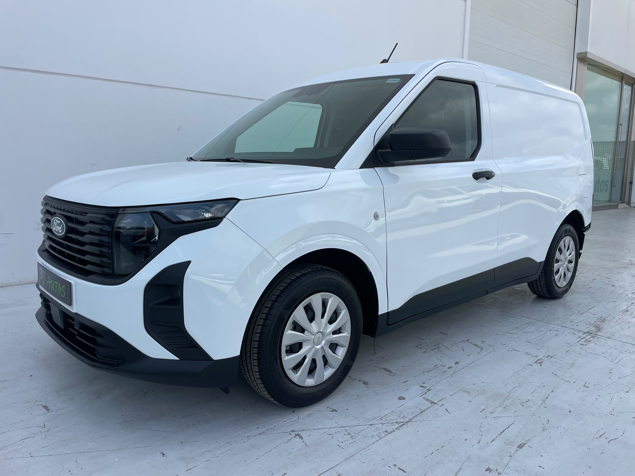 FORD TRANSIT COURIER